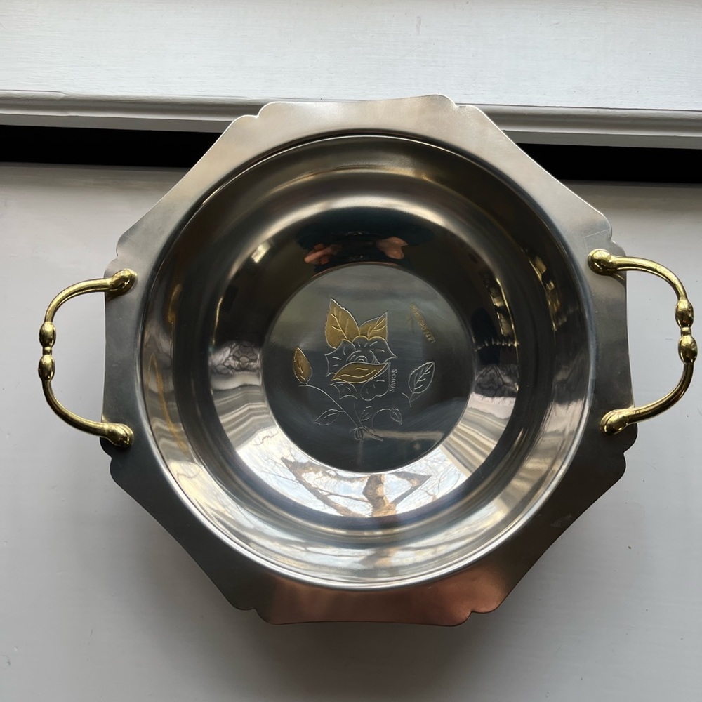 Samos Chantall 18/10 ORO 24kt gold plated stainless serving bowls.
